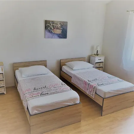 Dino * Primošten